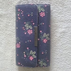 TAHARI WOMEN'S FLORAL WALLET